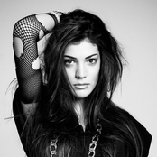 Ivi Adamou - List pictures