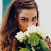 Ryn Weaver - List pictures