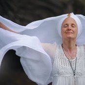 Snatam Kaur - List pictures