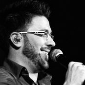 Danny Gokey - List pictures