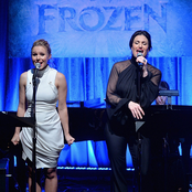 Kristen Bell & Idina Menzel - List pictures