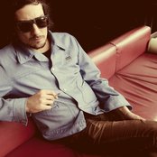 León Larregui - List pictures