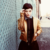 Sharon Van Etten - List pictures