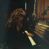 Rae Morris - List pictures