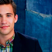 Dez Duron - List pictures