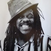 Dennis Brown - List pictures