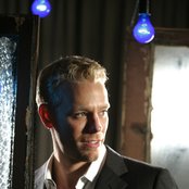 Adam Pascal - List pictures