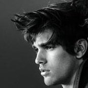 Justin Gaston - List pictures