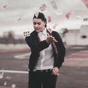 Lucy Spraggan - List pictures