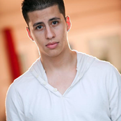 Carlito Olivero - List pictures