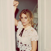 Ella Henderson - List pictures