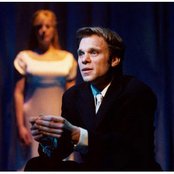 Norbert Leo Butz - List pictures