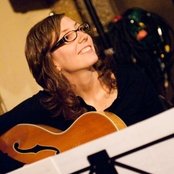 Mary Halvorson - List pictures