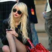 Taylor Momsen - List pictures