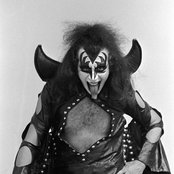 Gene Simmons - List pictures