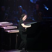 Yanni Voices - List pictures