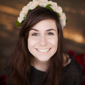 Dodie Clark - List pictures