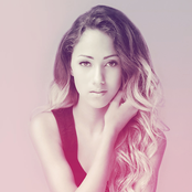 Skylar Stecker - List pictures