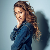 Skylar Stecker - List pictures