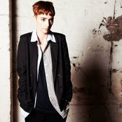 Lonelady - List pictures