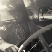 Angus Stone - List pictures