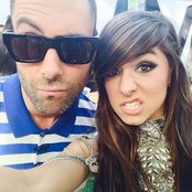 Christina Grimmie & Adam Levine - List pictures