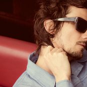 León Larregui - List pictures