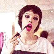 Alice Glass - List pictures