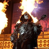 Gene Simmons - List pictures