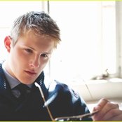 Alexander Ludwig - List pictures