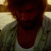 Angus Stone - List pictures