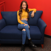 Skylar Stecker - List pictures