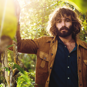 Angus Stone - List pictures