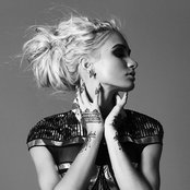 Pia Mia - List pictures