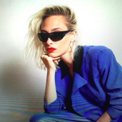 Samantha Urbani - List pictures