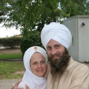 Snatam Kaur - List pictures