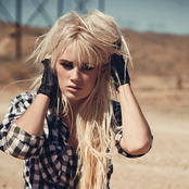 Lauren Bennett - List pictures