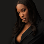 Liv Warfield - List pictures