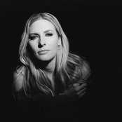 Holly Williams - List pictures