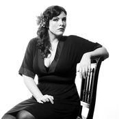 Caro Emerald - List pictures