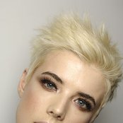 Agyness Deyn - List pictures