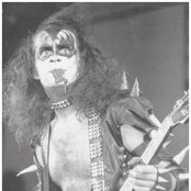 Gene Simmons - List pictures