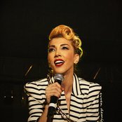 Hande Yener - List pictures