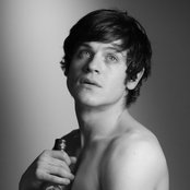 Iwan Rheon - List pictures