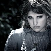 Juliet Simms - List pictures