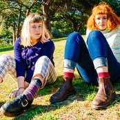 Girlpool - List pictures