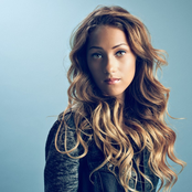 Skylar Stecker - List pictures