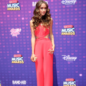 Skylar Stecker - List pictures