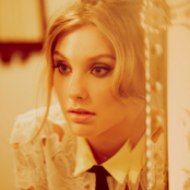 Ella Henderson - List pictures