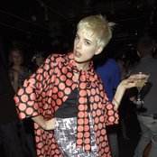 Agyness Deyn - List pictures